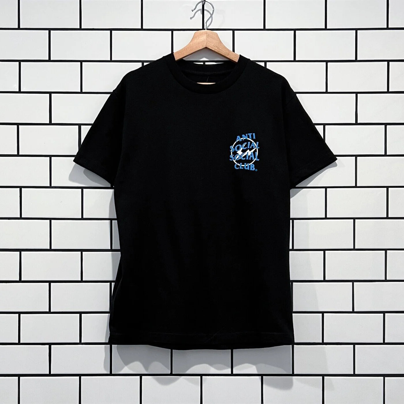 Anti social | blue Lightening x size XL