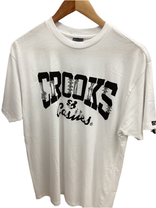 Brooks and Castles White T Size M